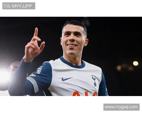 英国白人足球明星的崛起与影响力分析:从英超到国际赛场的精彩历程 英国白人足球明星的崛起与影响力分析:从英超到国际赛场的精彩历程