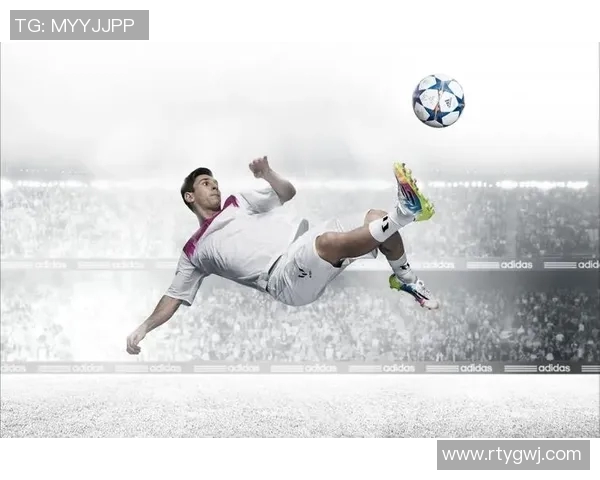 足球巨星拼接壁纸展现巅峰对决精彩瞬间与荣耀时刻完美融合